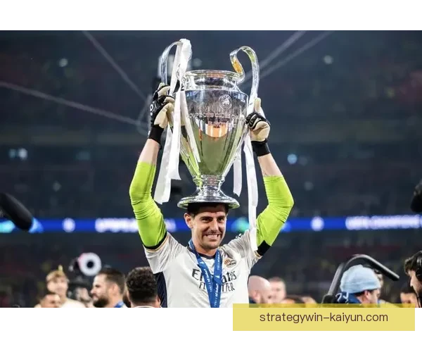 库尔图瓦传球精准度分析：本赛季长传成功率与出球稳定性持续提升